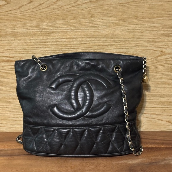 CHANEL Handbags - CHANEL Black Leather Shoulder Bag